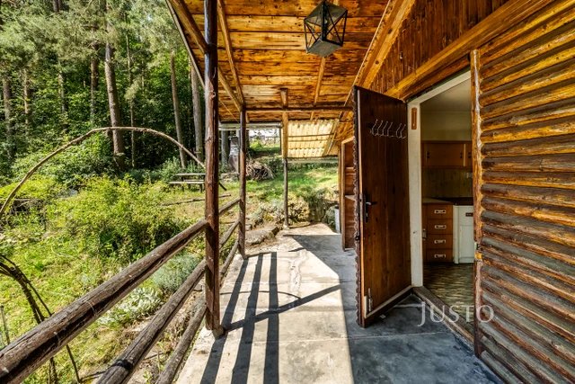 Prodej chaty 30 m² s pozemkem 326 m² + terasa 10 m²