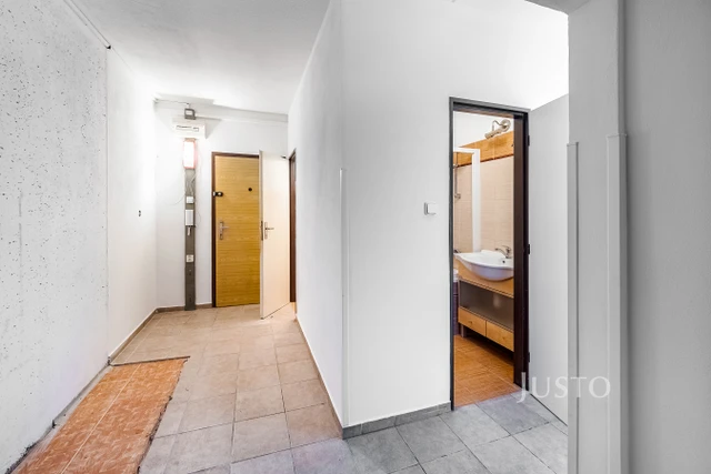 Prodej 4+1 80 m² + balkón 2 m²