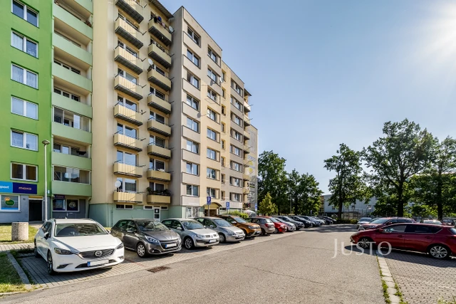Prodej 4+1 80 m² + balkón 2 m²