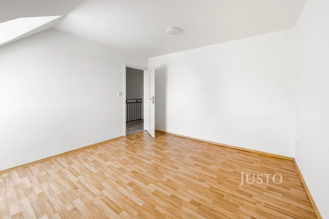 Prodej rodinného domu 112 m² s pozemkem 394 m² + terasa 22 m²