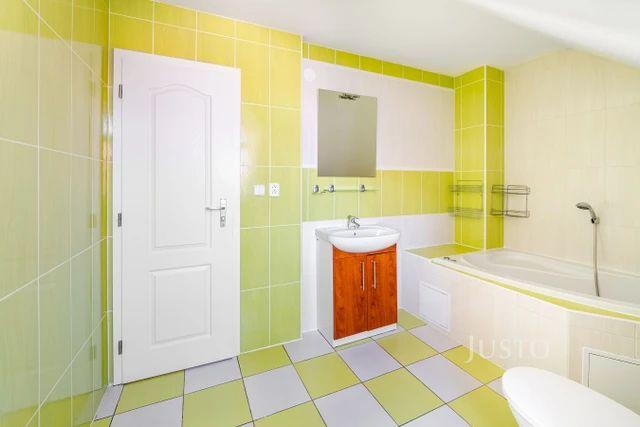 Prodej rodinného domu 112 m² s pozemkem 394 m² + terasa 22 m²