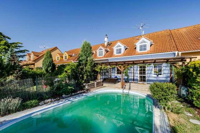 Prodej rodinného domu 112 m² s pozemkem 394 m² + terasa 22 m²