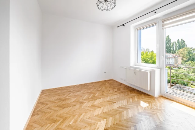 Prodej 3+kk 84 m² + balkón 3 m² + parkování