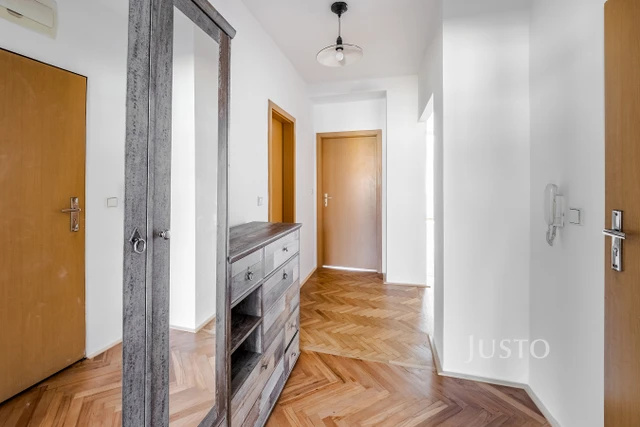 Prodej 3+kk 84 m² + balkón 3 m² + parkování