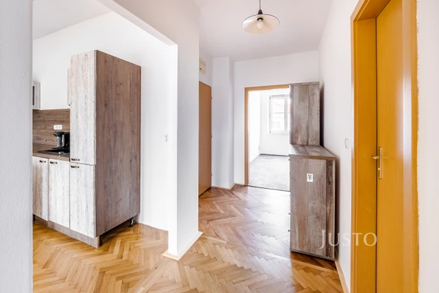 Prodej 3+kk 84 m² + balkón 3 m² + parkování