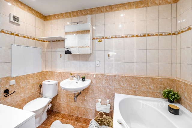 Prodej 3+1, 63 m² + lodžie 4 m² + parkování
