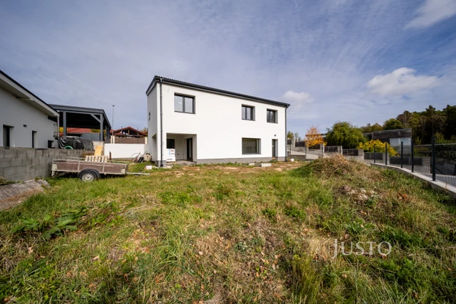 Prodej rodinného domu 175 m² s pozemkem 550 m² + terasa 13 m²