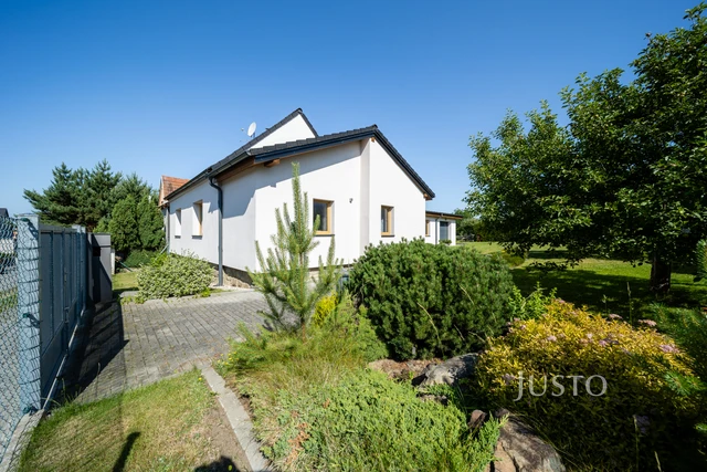 Prodej rodinného domu 129 m² s pozemkem 665 m² + terasa 13 m²