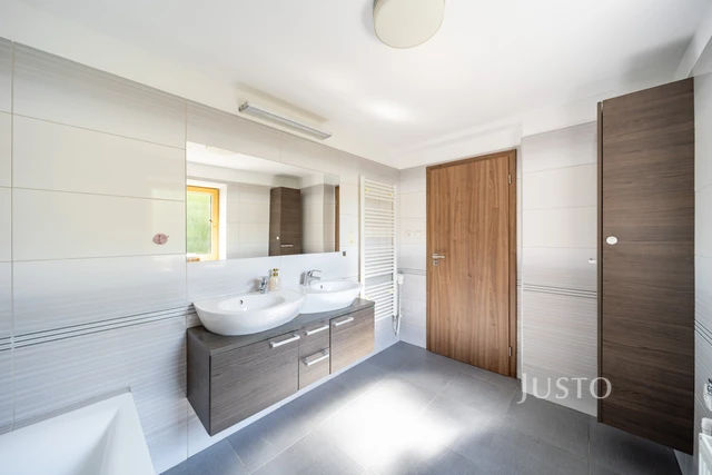 Prodej rodinného domu 129 m² s pozemkem 665 m² + terasa 13 m²