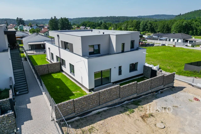 Prodej 3+kk 84 m² + zahrada 154 m² + terasa 8 m² + parkování