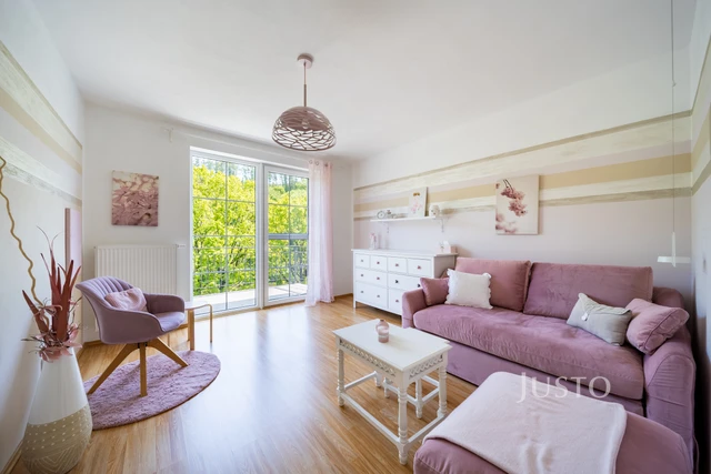 Prodej rodinného domu 233 m² s pozemkem 1608 m² + terasa 25 m² + balkón 20 m²