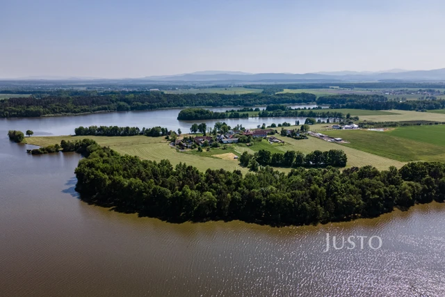 Prodej pozemku 2368 m²