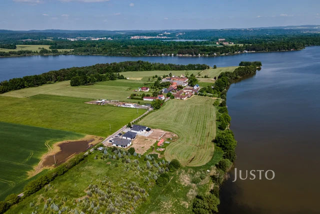 Prodej pozemku 2368 m²