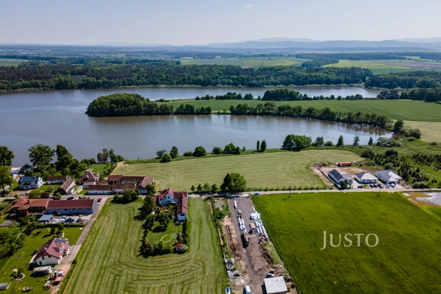 Prodej pozemku 2368 m²