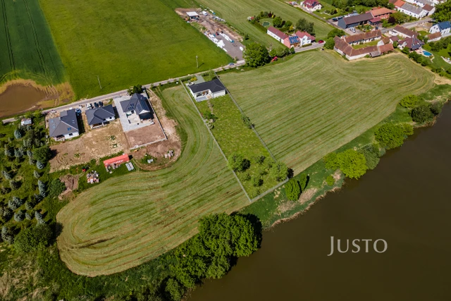 Prodej pozemku 2368 m²