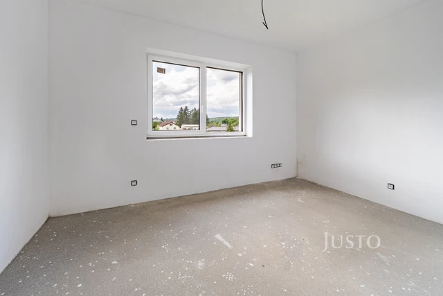Prodej 3+kk 84 m² + zahrada 154 m² + terasa 8 m² + parkování