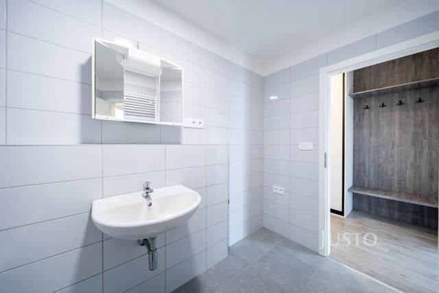 Prodej 2+kk 50 m² + lodžie 12 m² + parkování