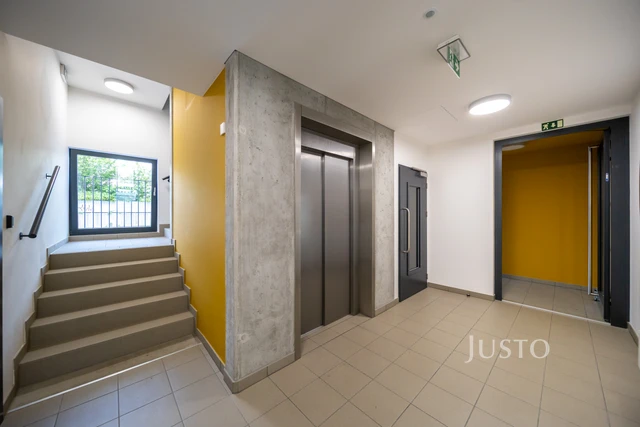 Prodej 2+kk 50 m² + lodžie 12 m² + parkování