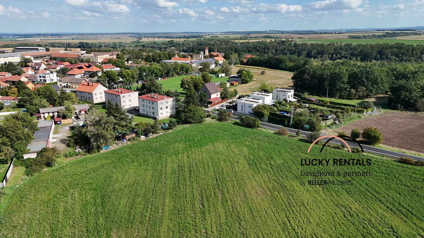 Prodej spoluvlastnického podílu 1/2 na pozemku 7 383 m² Vyšehořovice — Vyšehořovice