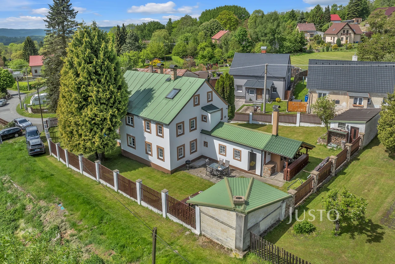 Prodej rodinného domu 261 m² s pozemkem 706 m² + terasa 19 m²