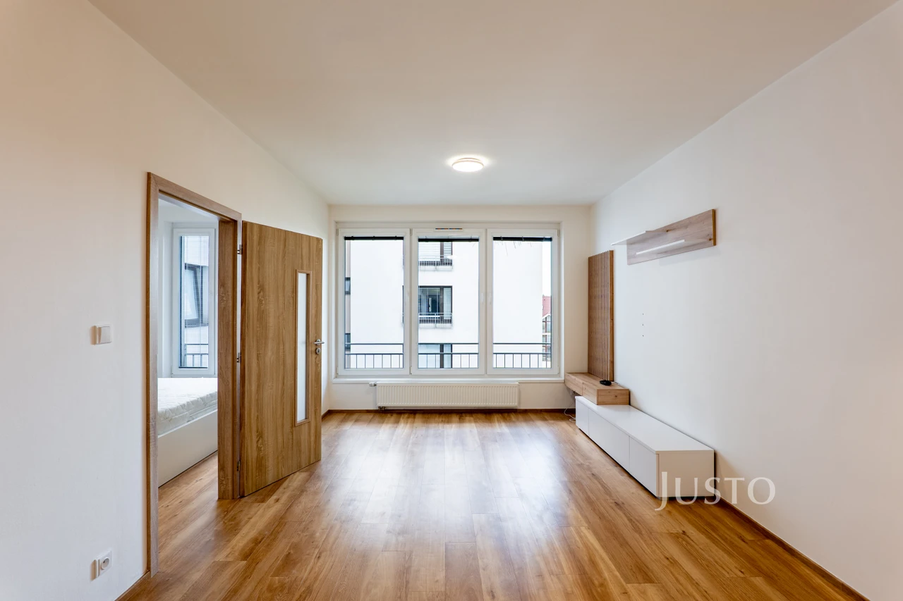 Pronájem 2+kk 55 m² + garáž
