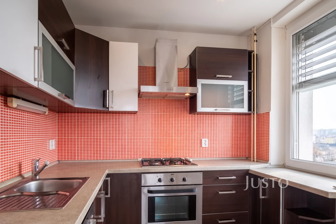 Pronájem 3+1 (+lodžie+komora), 74 m², V Zápolí, Praha 4 - Michle