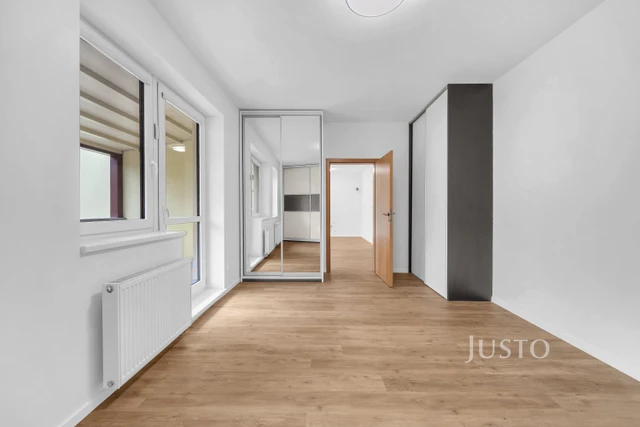 Prodej 4+kk, 122 m², terasa, balkon, sklep a parkovací stání, Praha - Dubeč.