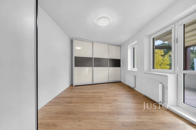 Prodej 4+kk, 122 m², terasa, balkon, sklep a parkovací stání, Praha - Dubeč.