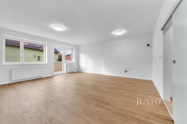 Prodej 4+kk, 122 m², terasa, balkon, sklep a parkovací stání, Praha - Dubeč.