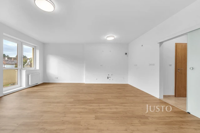 Prodej 4+kk, 122 m², terasa, balkon, sklep a parkovací stání, Praha - Dubeč.