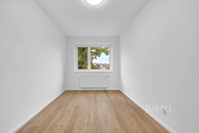 Prodej 4+kk, 122 m², terasa, balkon, sklep a parkovací stání, Praha - Dubeč.
