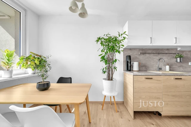 Pronájem 3+1 72 m² + lodžie 7 m²