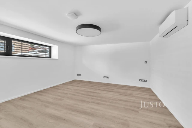 Pronájem studia 33 m² + parkování