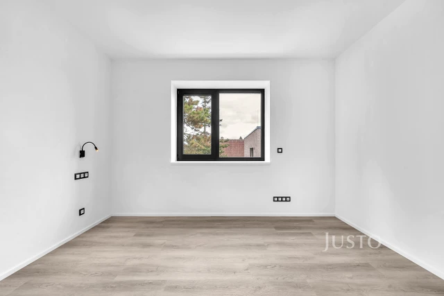 Pronájem 4+kk 132 m² + terasa 5 m² + balkón 2 m² + parkování