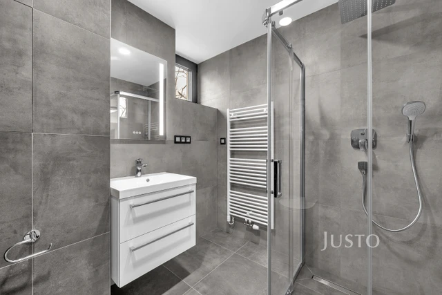 Pronájem 4+kk 132 m² + terasa 5 m² + balkón 2 m² + parkování