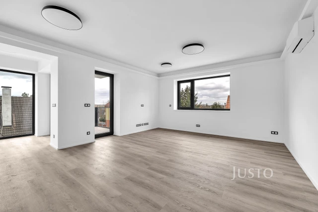 Pronájem 4+kk 132 m² + terasa 5 m² + balkón 2 m² + parkování