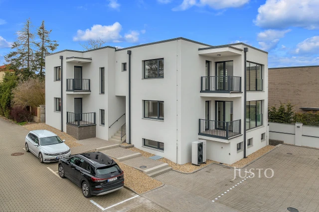 Pronájem 2+kk 45 m² + terasa 4 m² + parkování