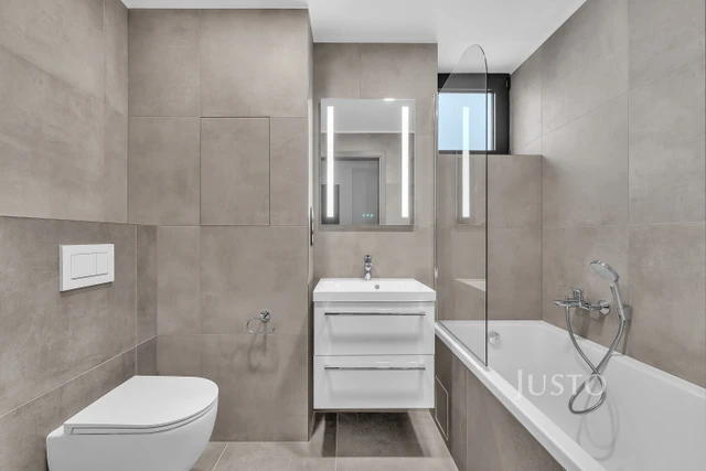 Pronájem 2+kk 45 m² + terasa 4 m² + parkování