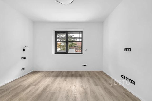 Pronájem 2+kk 45 m² + terasa 4 m² + parkování