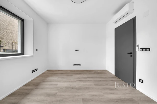 Pronájem 2+kk 45 m² + terasa 4 m² + parkování