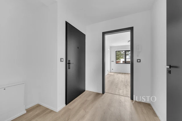 Pronájem 2+kk 45 m² + terasa 4 m² + parkování