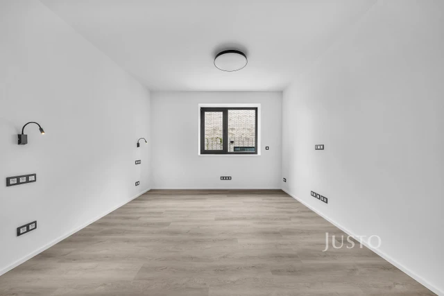 Pronájem 3+kk 79 m² + terasa 4 m² + parkování