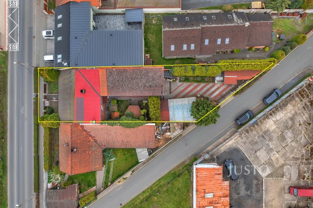 Prodej rodinného domu 250 m² s pozemkem 536 m² + terasa 12 m²