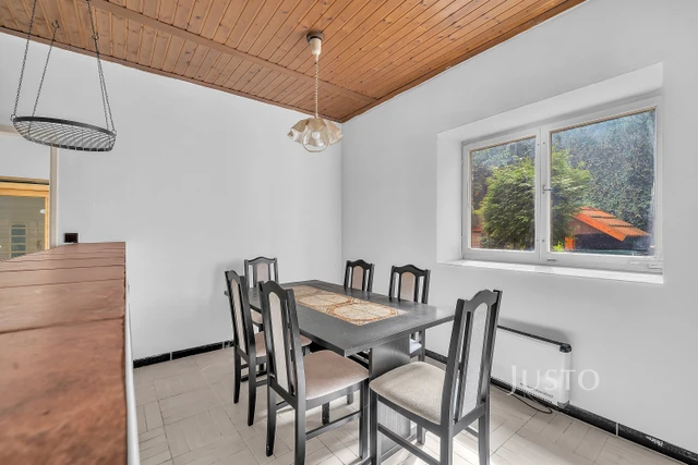 Prodej rodinného domu 250 m² s pozemkem 536 m² + terasa 12 m²