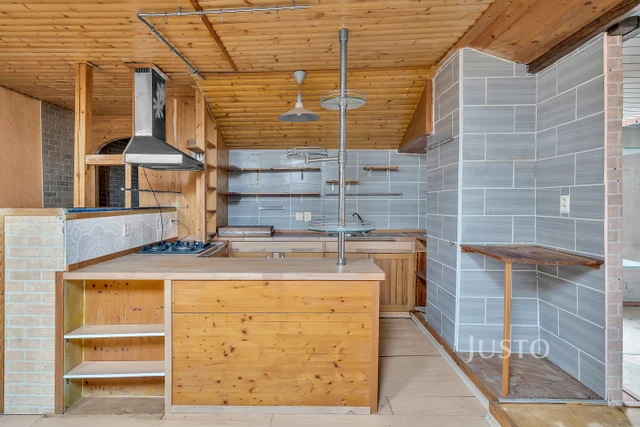 Prodej rodinného domu 250 m² s pozemkem 536 m² + terasa 12 m²