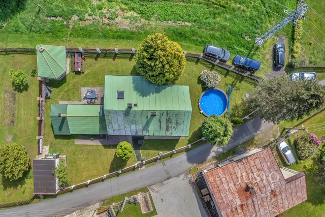 Prodej rodinného domu 261 m² s pozemkem 706 m² + terasa 19 m²