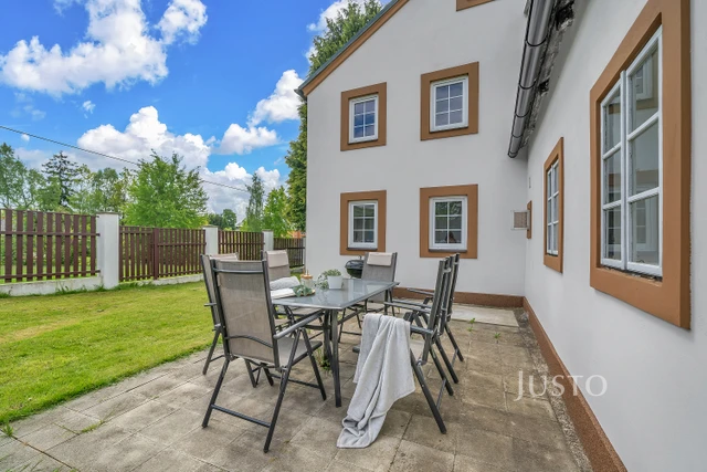 Prodej rodinného domu 261 m² s pozemkem 706 m² + terasa 19 m²