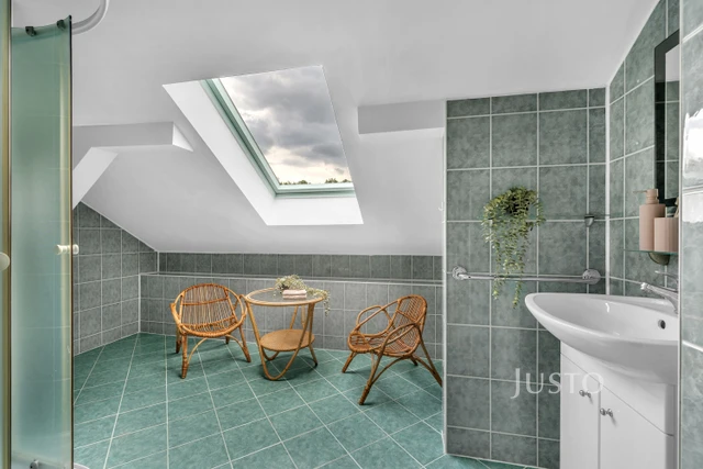 Prodej rodinného domu 261 m² s pozemkem 706 m² + terasa 19 m²