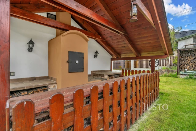 Prodej rodinného domu 261 m² s pozemkem 706 m² + terasa 19 m²