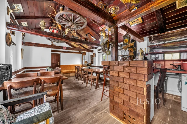 Prodej rodinného domu 261 m² s pozemkem 706 m² + terasa 19 m²
